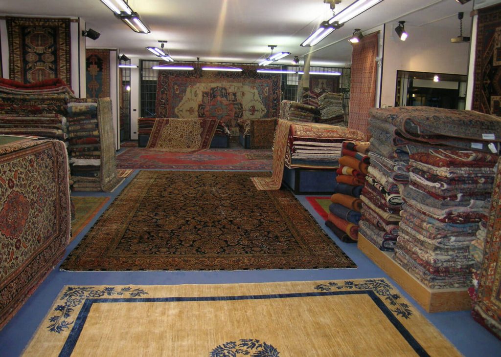 Mollaian Srl Shop (Viale Cavour- Ferrara, Italy)