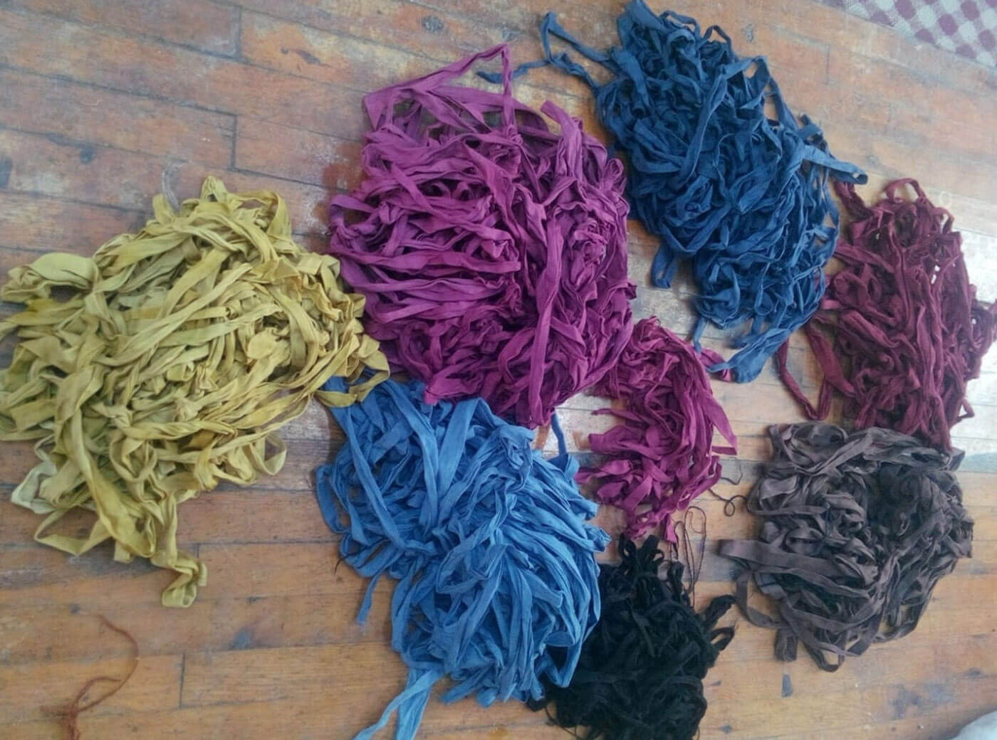 Mollaianrugs Restauro Tappetti (repair and restoration of carpets)