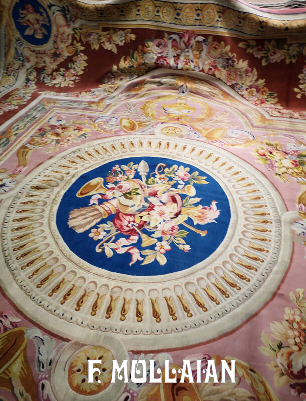 Magnifique Tapis Antique du Palais de la Savonnerie Française n°:31456755