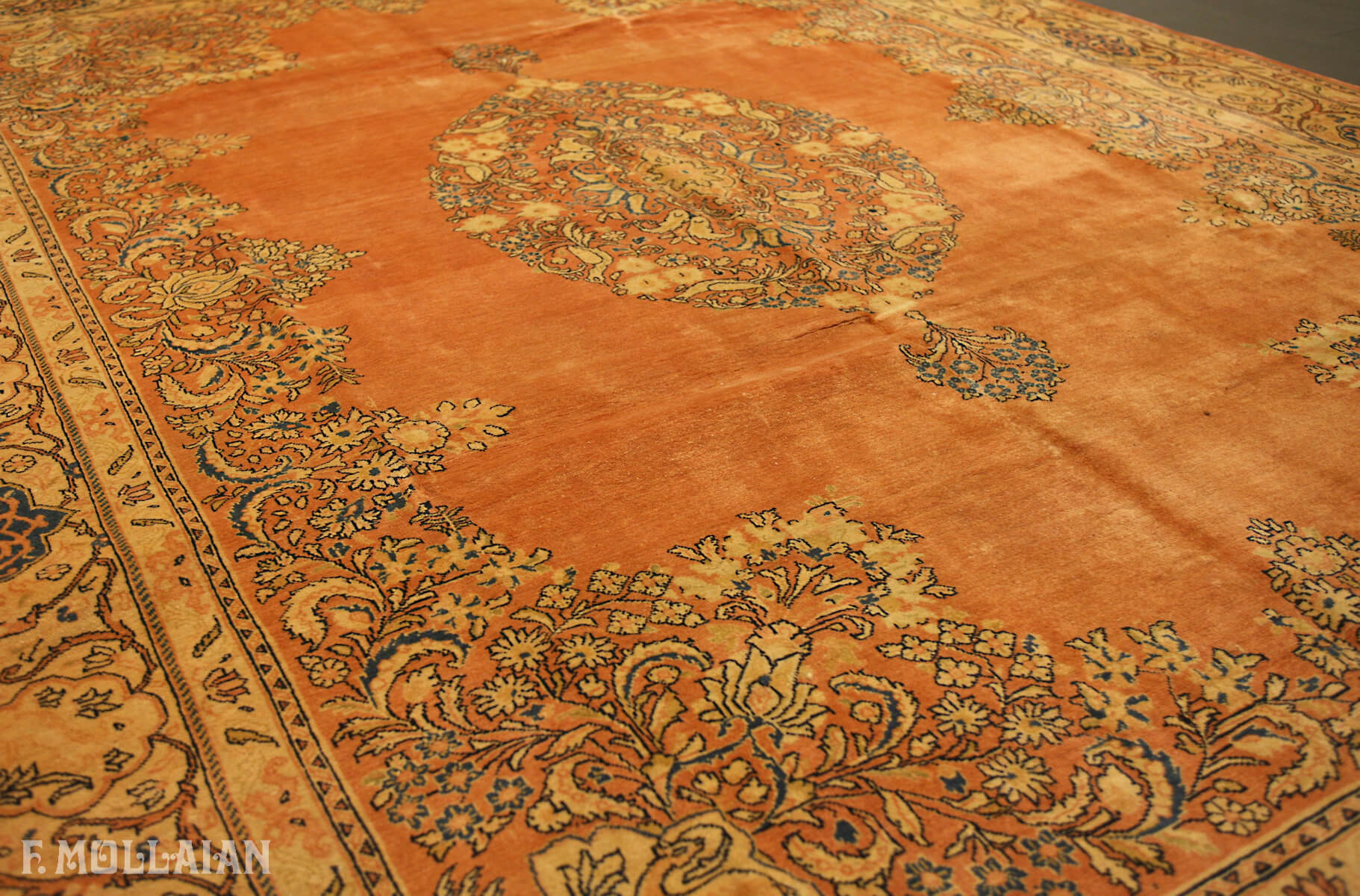 Persian Saruk Carpet n°:40867135