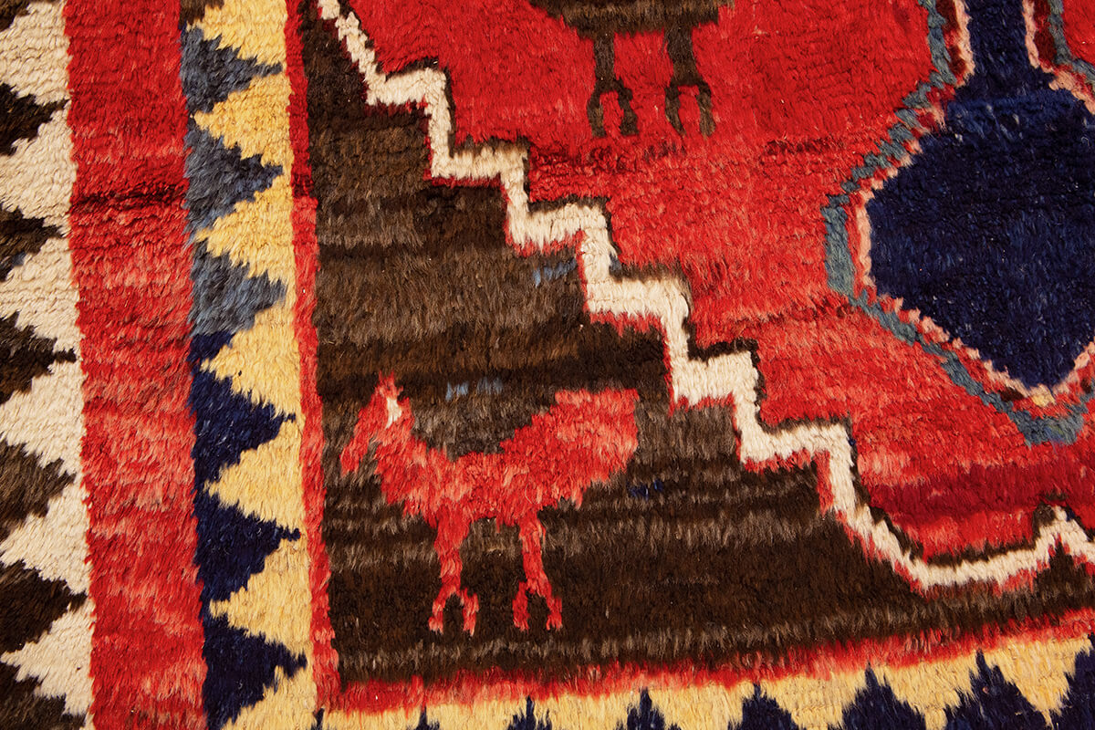 Bakhtiari Rug Ghabbeh Decorative Red Field n°:396322