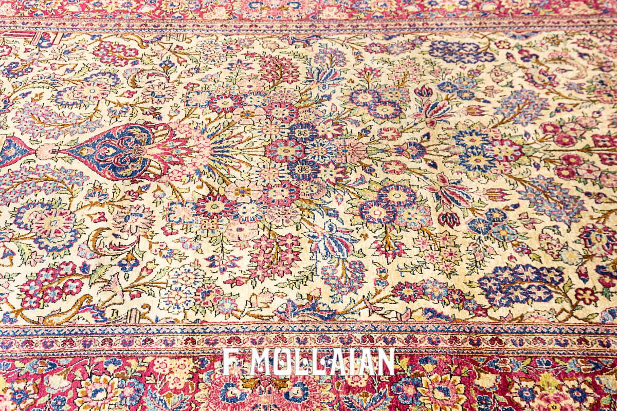 Antique Silk Vase/Floral Motif Persian Kashan Rug n°:487306