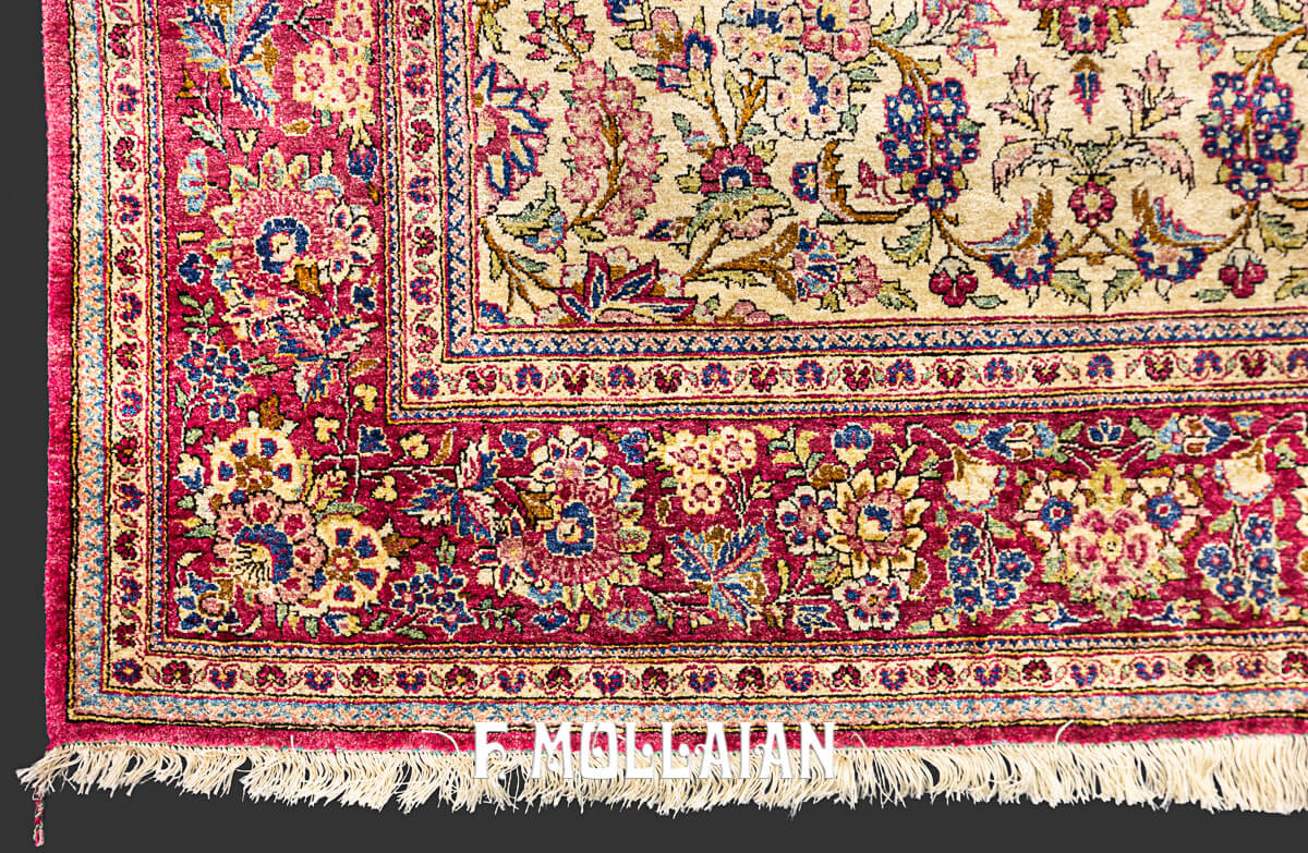 Antique Silk Vase/Floral Motif Persian Kashan Rug n°:487306