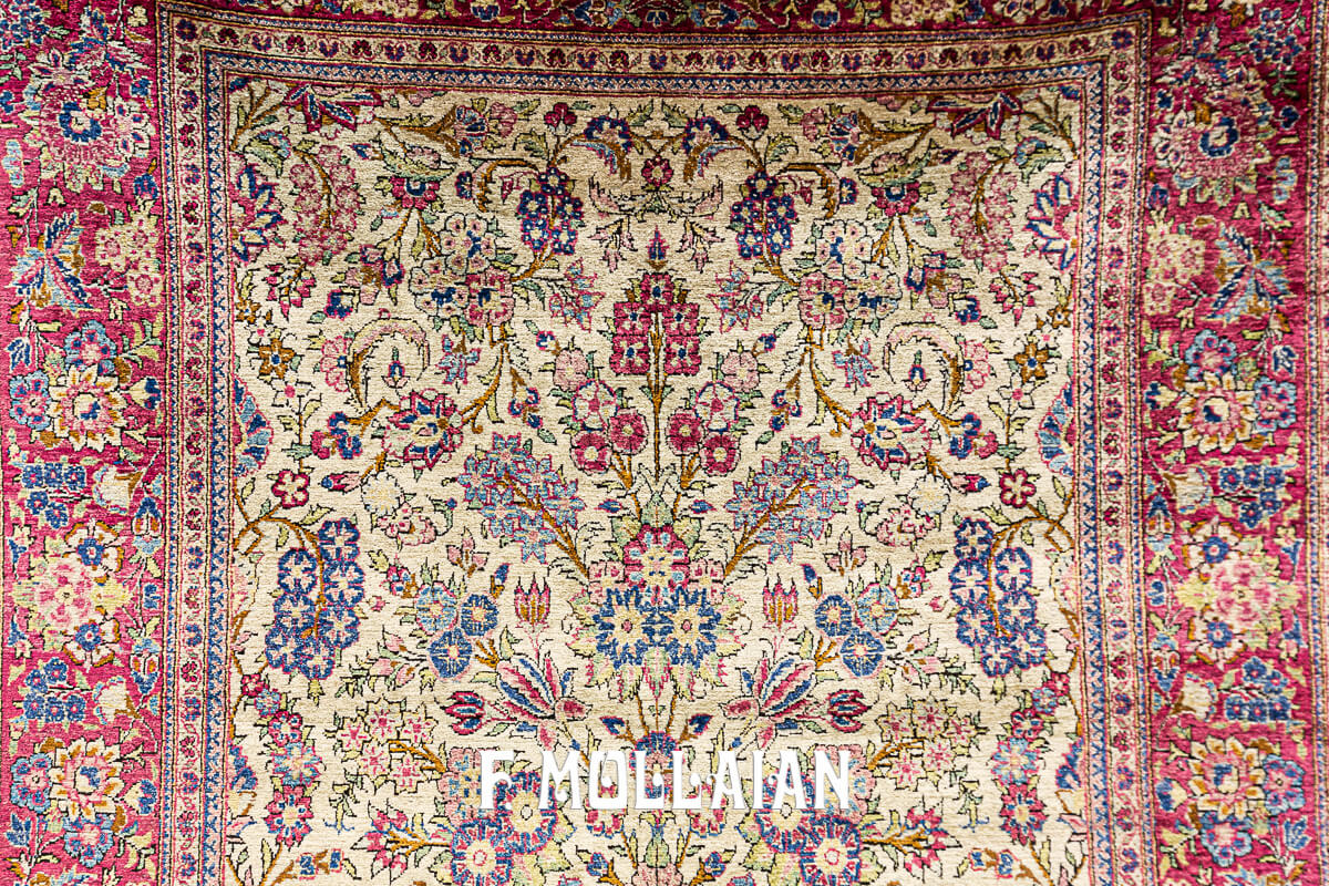 Antique Silk Vase/Floral Motif Persian Kashan Rug n°:487306