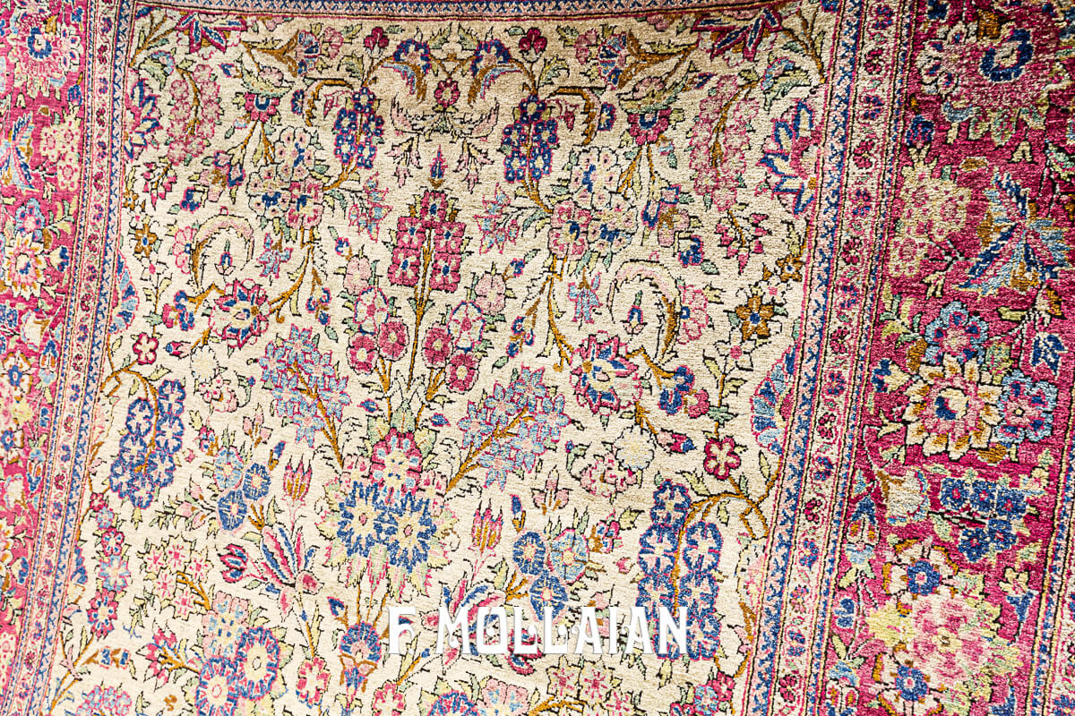 Antique Silk Vase/Floral Motif Persian Kashan Rug n°:487306
