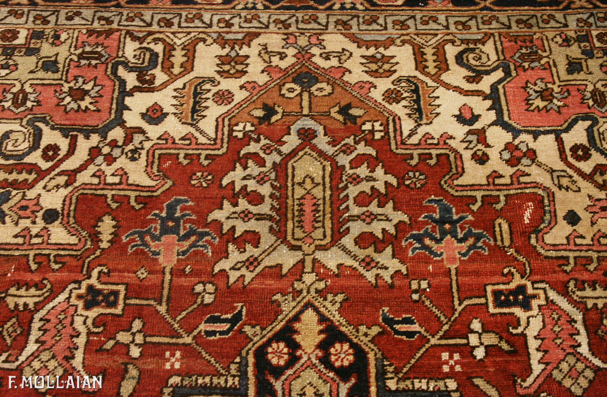 Antique Persian Heriz Carpet (300x210 cm)