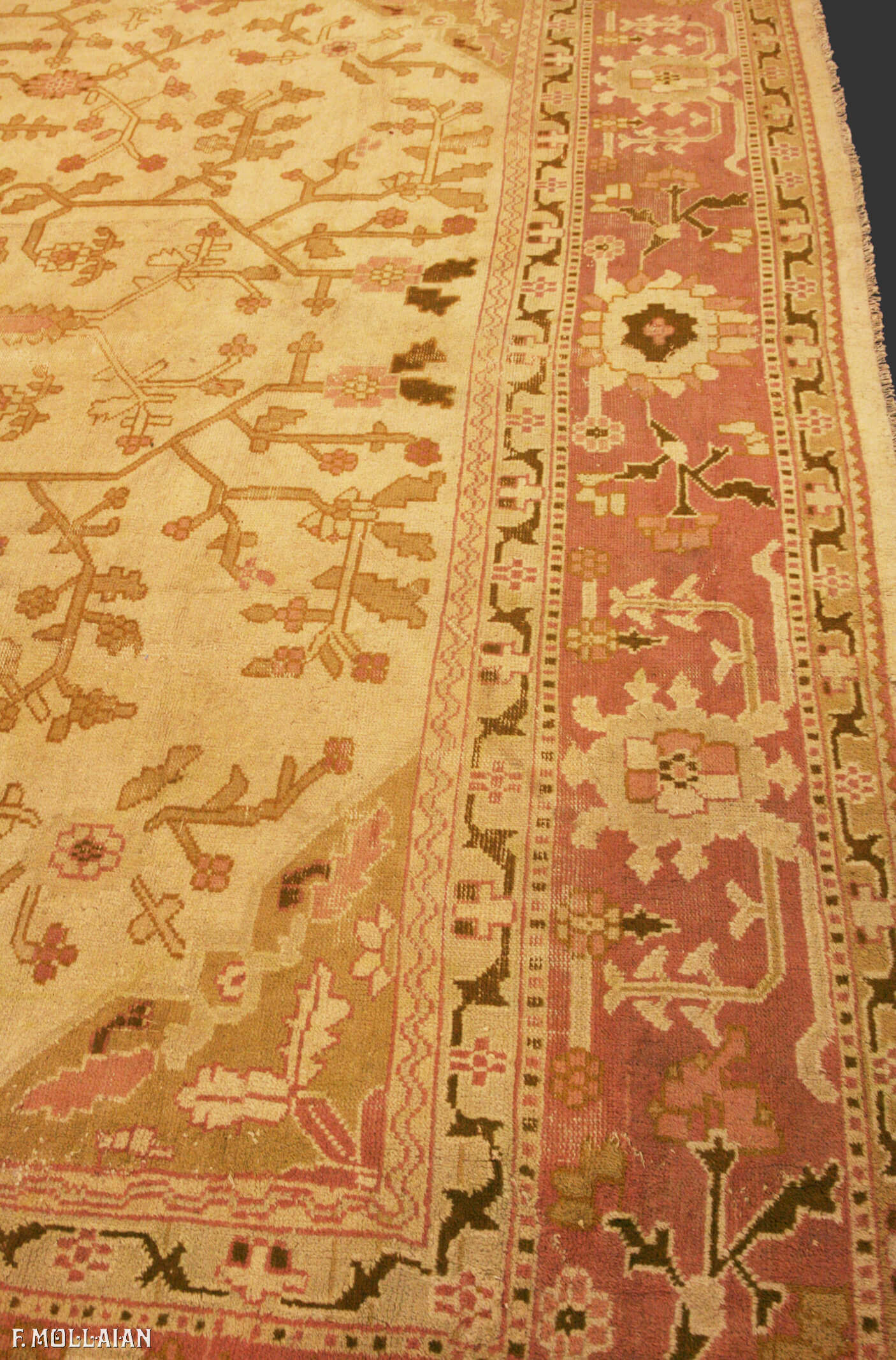 Antique Turkish Ushak (Oushak) Carpet (436x370 cm)