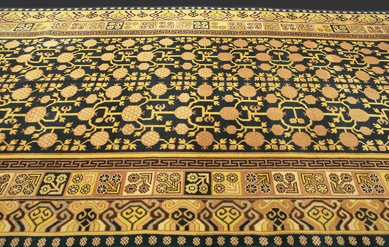 A Kalleh Khotan Antique Carpet (655x190 cm)
