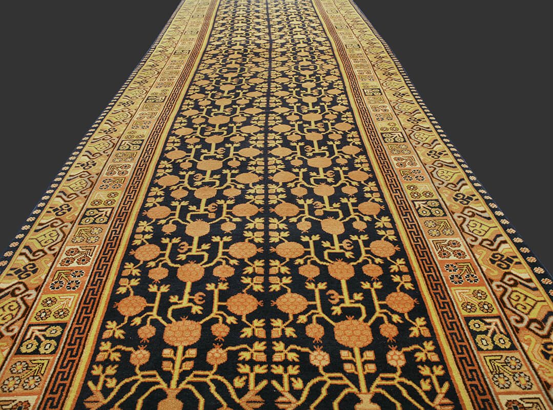 A Kalleh Khotan Antique Carpet (655x190 cm)