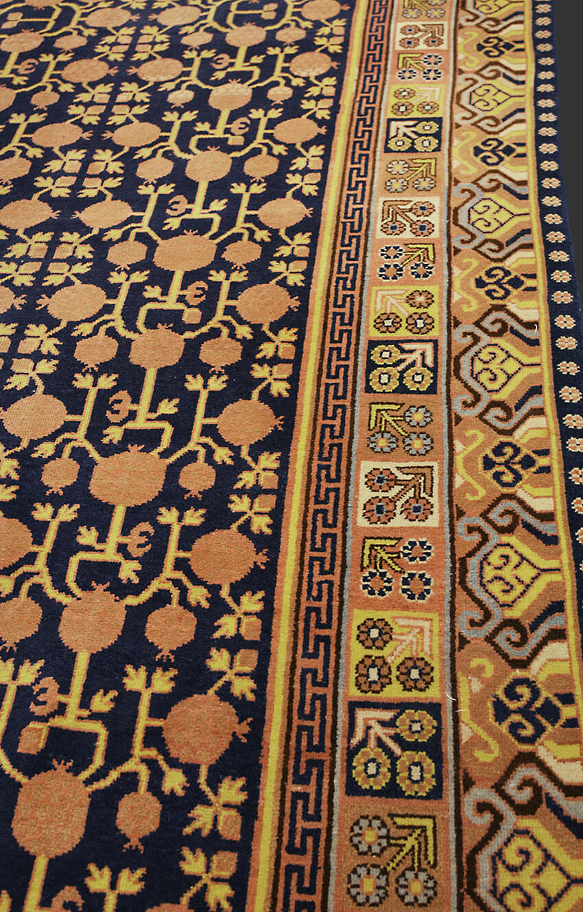 A Kalleh Khotan Antique Carpet (655x190 cm)