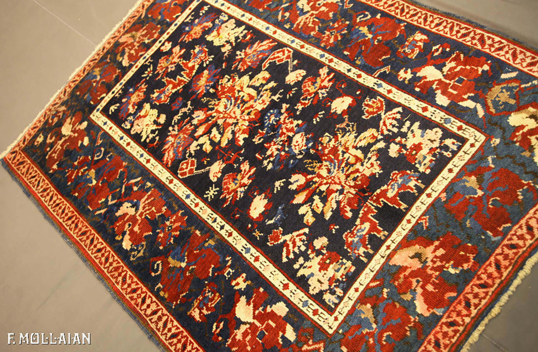Antique Azerbaijani Seychour (Zeikhur) Rug n°:92053403